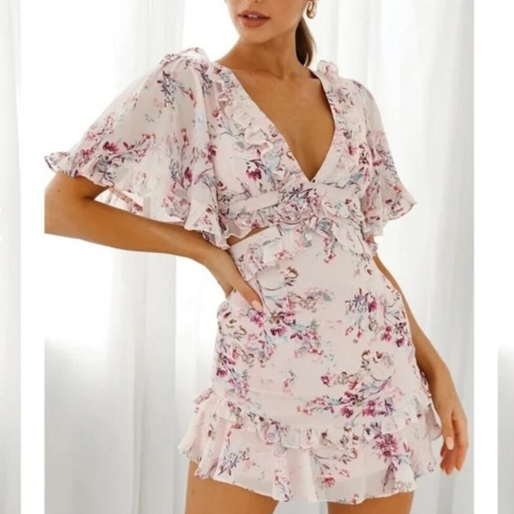 NWT Petal & Pup Sleeve V-Neckline Floral Mini Dress Open Back